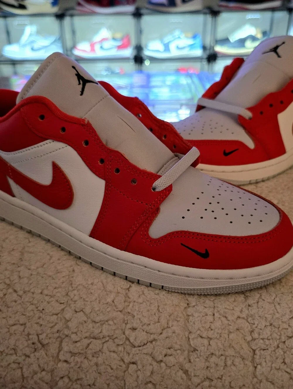 Men's Size 9 - Air Jordan 1 SE Low Chile Red/Summit White